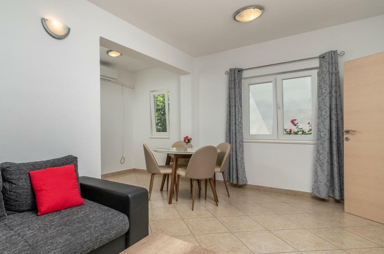 Apartments Ivan Trogir Exterior foto